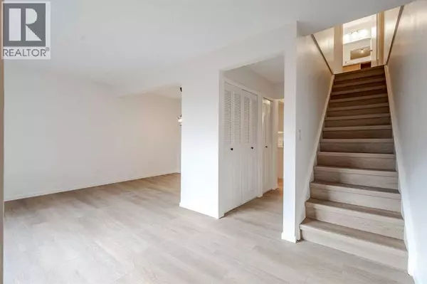 Calgary, AB T2W1H6,110, 330 Canterbury Drive SW