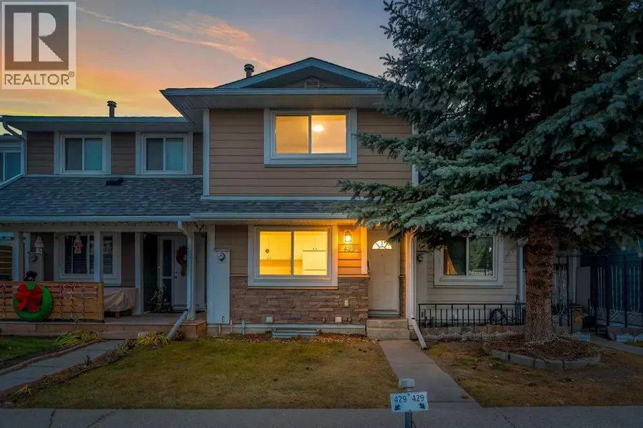 429 Georgian Villas NE, Calgary, AB T2A7E3