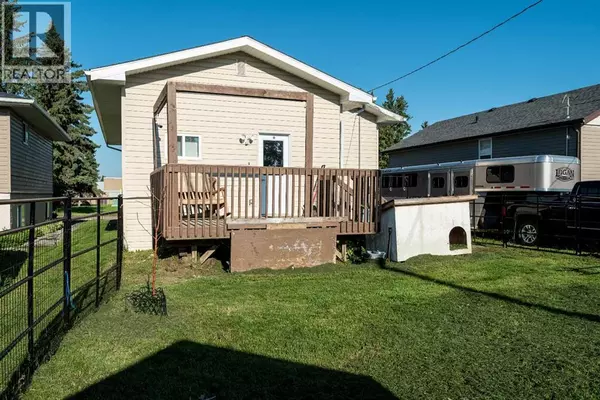 Three Hills, AB T0M2A0,25, 320 7 Avenue NE