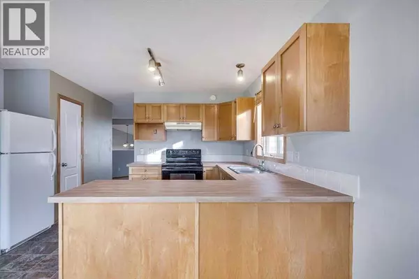 Bentley, AB T0C0E2,4613 55 Avenue