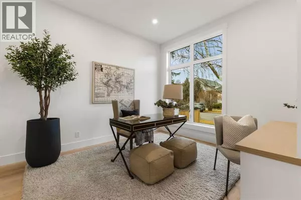 Calgary, AB T2M0V2,725 18 Avenue NW