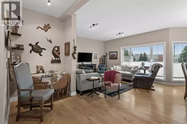 Calgary, AB T3B2K6,4504 70 Street NW