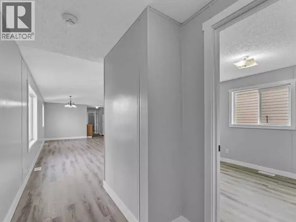 Brooks, AB T1R1J2,57 Maple Drive W