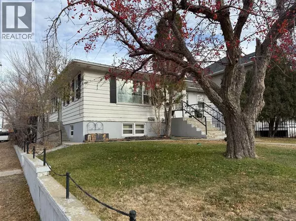 Medicine Hat, AB T1A4E6,378 4 Street SW