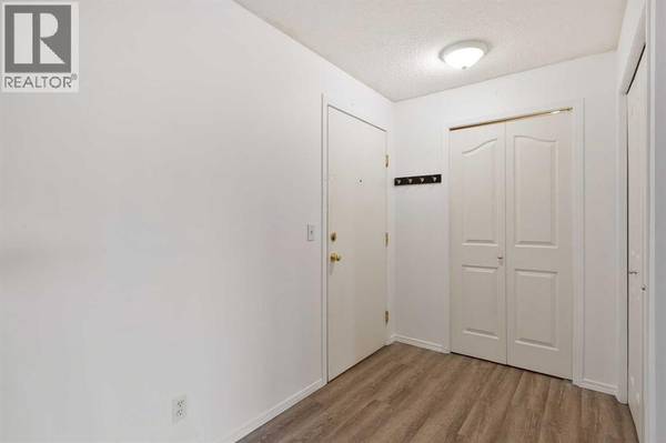 Airdrie, AB T4B2W4,1212, 604 8 Street SW