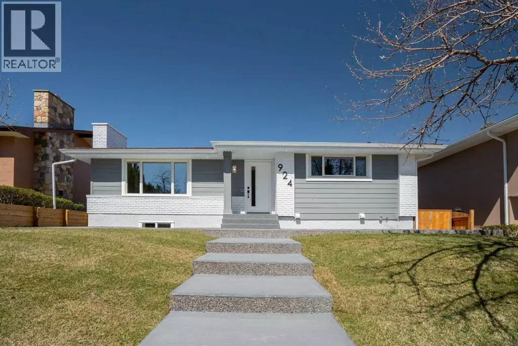 Calgary, AB T2W1N9,924 Canna Crescent SW