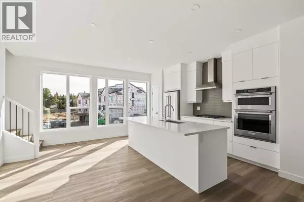 Calgary, AB T3C3Y3,2507 Sovereign Crescent SW