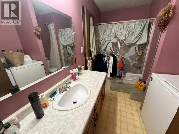 Hinton, AB T7V1K1,120 Reimer Drive