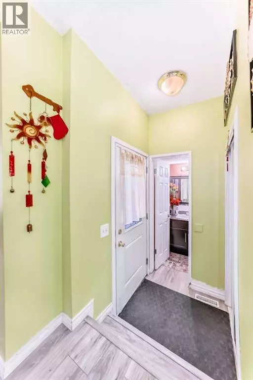 Calgary, AB T1Y4H2,6411 26 Avenue NE