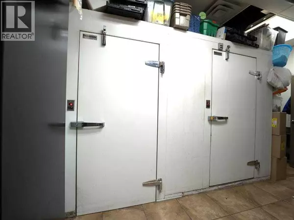 Calgary, AB T3G0B6,123 Vietnamese Restaurant Avenue NW