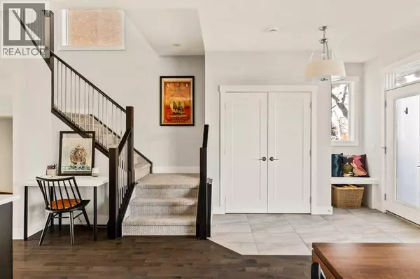 Calgary, AB T2M1S5,447B 23 Avenue NW