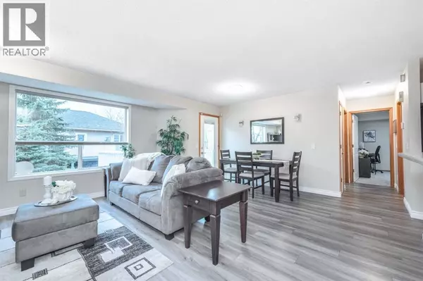 136 Mt Aberdeen Manor SE, Calgary, AB T2Z3N8
