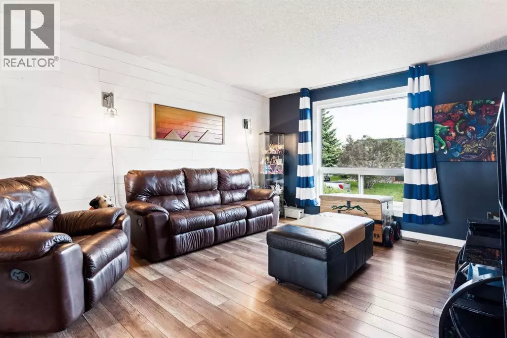 Calgary, AB T3J1J9,147 Falchurch Crescent NE