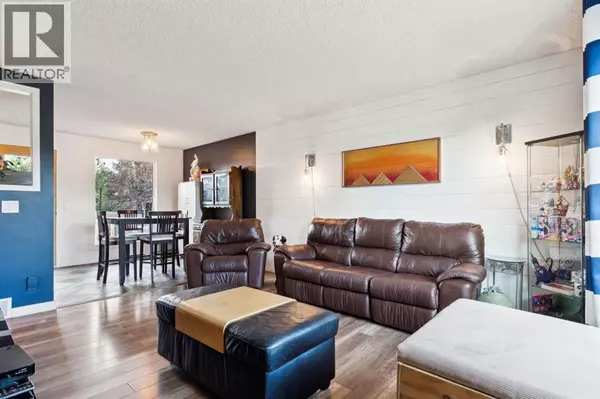 Calgary, AB T3J1J9,147 Falchurch Crescent NE