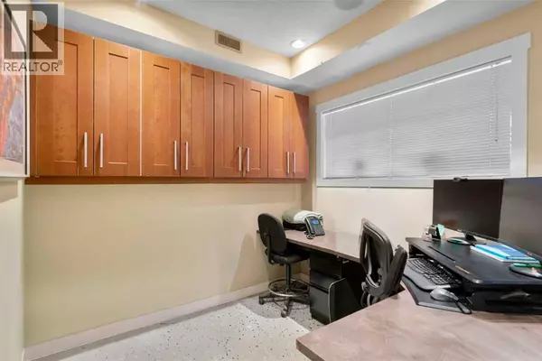 Cochrane, AB T4C0A2,5, 30 Griffin Industrial Point