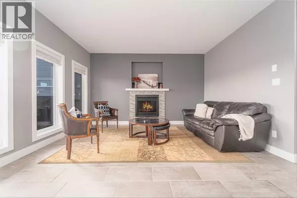 Lethbridge, AB T1J0B8,523 Firelight Place W