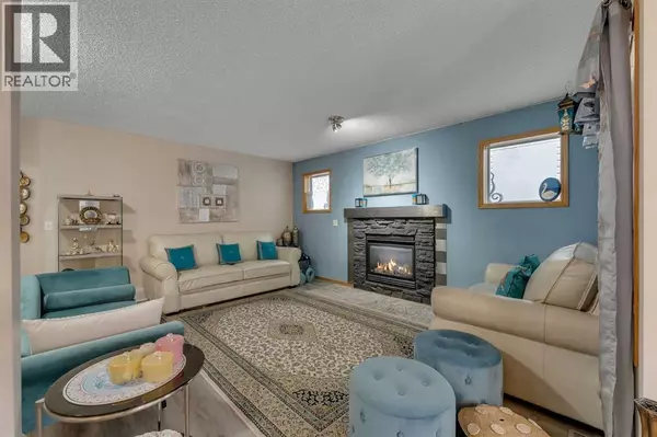 Calgary, AB T3K5W7,172 Covehaven Road NE