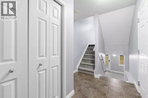 Calgary, AB T2Z4T3,118 Copperfield Lane SE