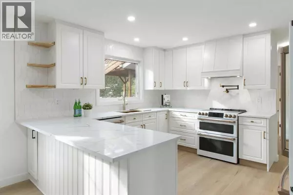 Calgary, AB T2W2H7,472 Cedarille Crescent SW