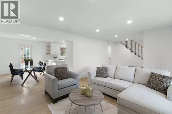 Calgary, AB T2W2H7,472 Cedarille Crescent SW