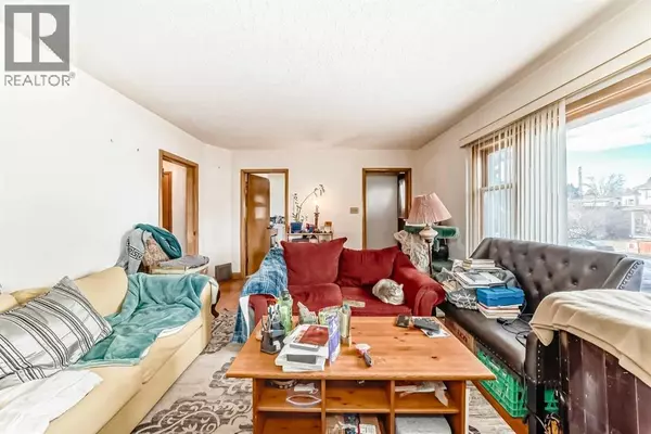 Calgary, AB T2E2G1,227 31 Avenue NE