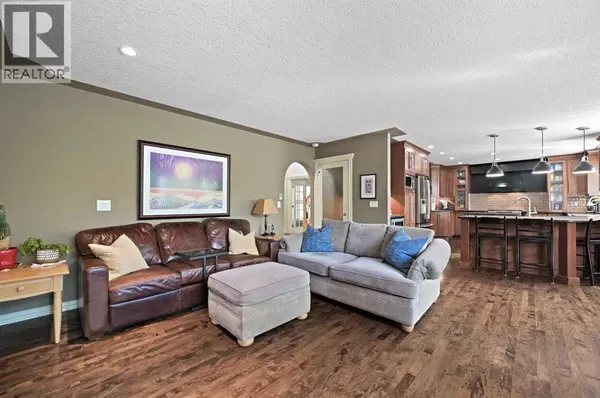 Calgary, AB T3H3R9,41 Strathridge Crescent SW