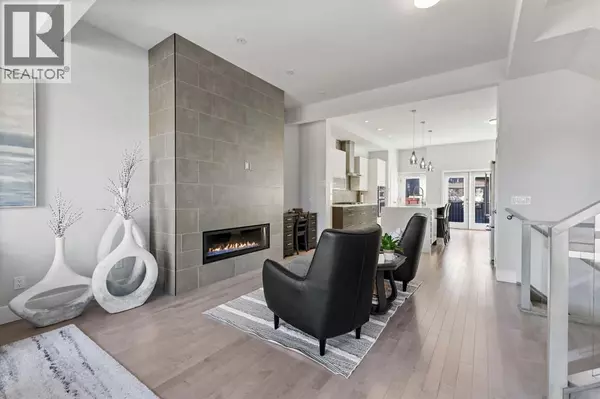 Calgary, AB T2M3W7,2419 22 Street NW