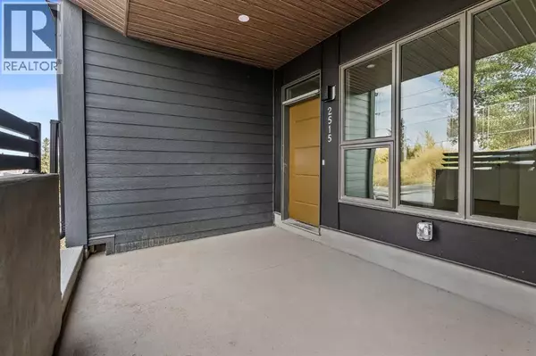 Calgary, AB T3C3Y3,2515 Sovereign Crescent SW