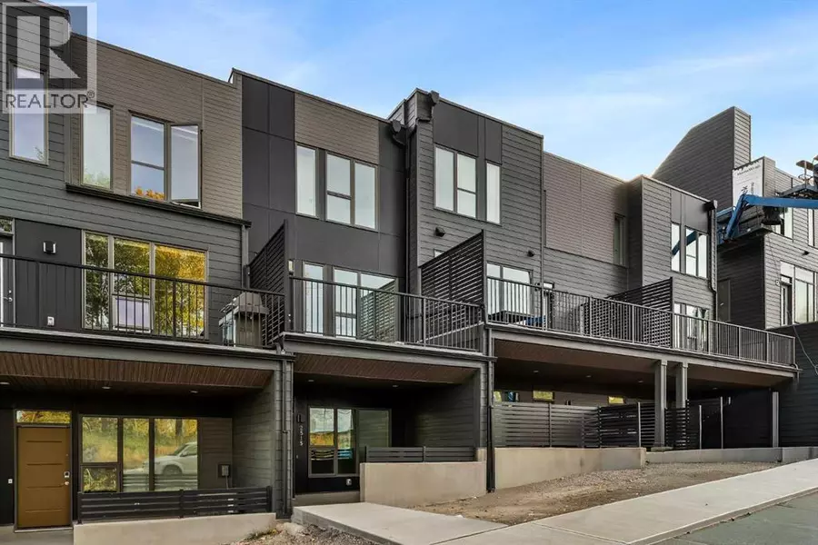 2515 Sovereign Crescent SW, Calgary, AB T3C3Y3