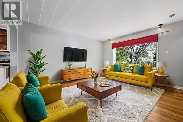 Calgary, AB T2K0E1,1048 39 Avenue NW