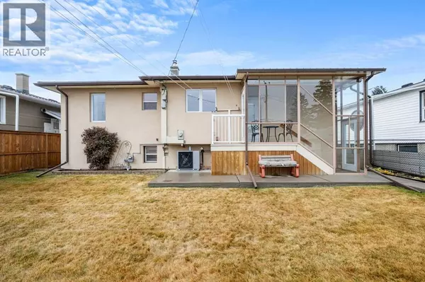 Calgary, AB T2E5M5,1228 Richland Road NE