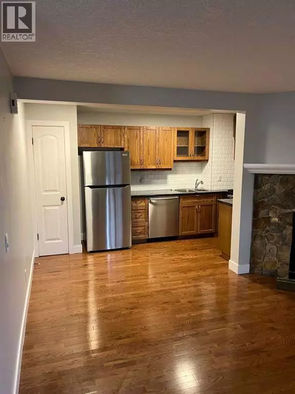 Calgary, AB T3E2H1,6, 1909 28 Street SW