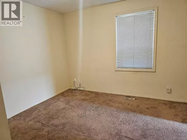 Calgary, AB T3C0M9,1522 11 Avenue SW