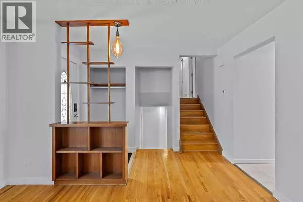 Calgary, AB T3E5R3,6407 Lombardy Crescent SW