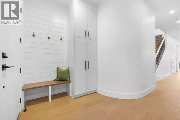 Calgary, AB T2M0T4,321 18 Avenue NW