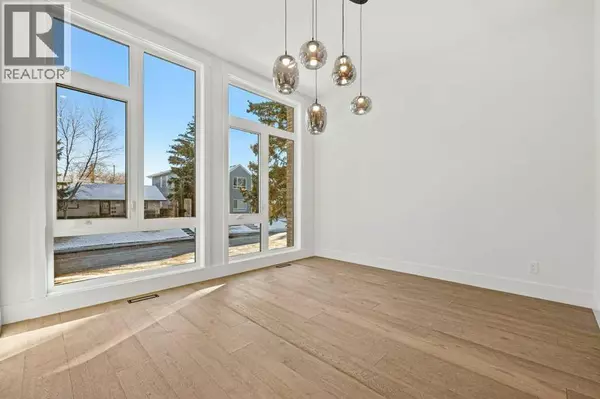 Calgary, AB T3E3M7,3519 42 Street SW