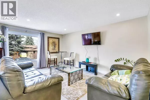 Calgary, AB T3K1G6,20 Bermuda Road NW