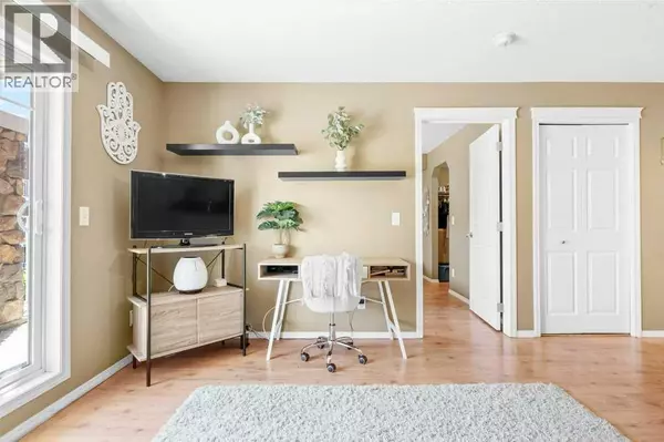 Calgary, AB T3K6L7,8107, 70 Panamount Drive NW