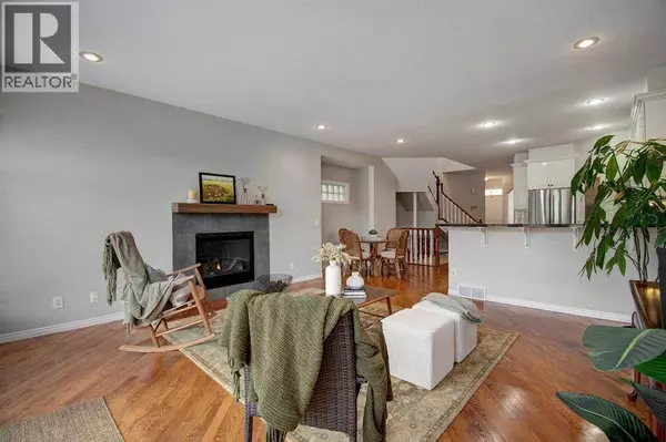 Calgary, AB T2N1R3,923 5 Street NW