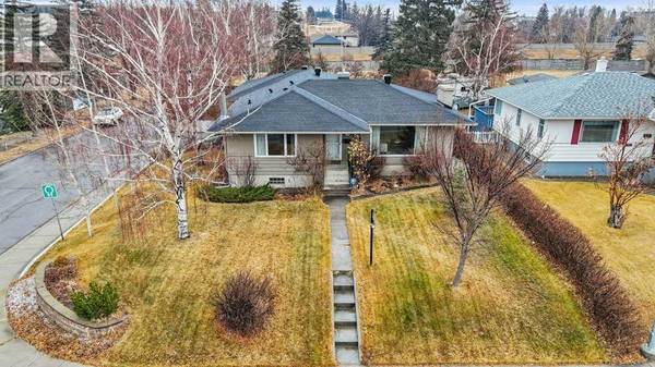 3204 24A Street SW, Calgary, AB T3C1W7