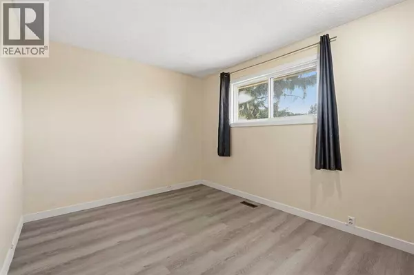 Calgary, AB t2a3k8,1643 Marlyn Way NE