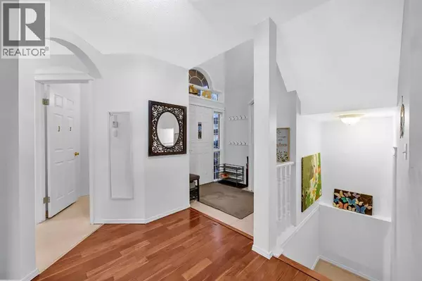 Calgary, AB T3L2G9,60 Tuscarora Way NW