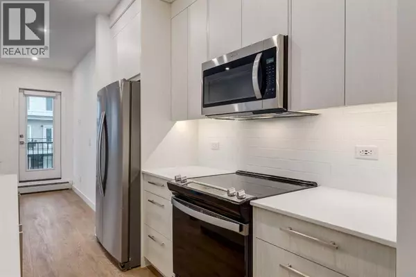 Chestermere, AB T1X2Y2,3201, 6 Merganser