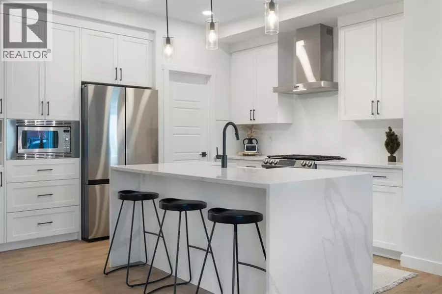 31 Saddlebred Court, Cochrane, AB T4C3B5