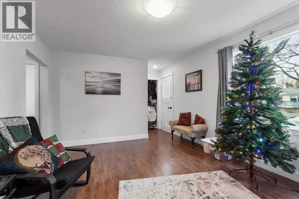 Lethbridge, AB T1K1X4,1127 16 Street S