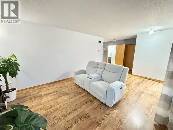 Whitecourt, AB T7S1R1,28 Steward Drive