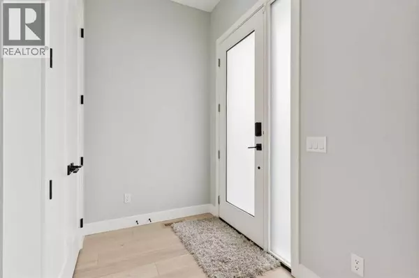 Calgary, AB T2M0X2,1607 18 Avenue NW