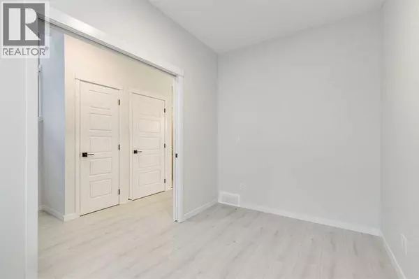 Calgary, AB T2X6J5,186 Creekside Manor SW