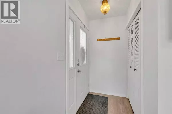 Lacombe, AB T4L1V2,24 Willow Crescent