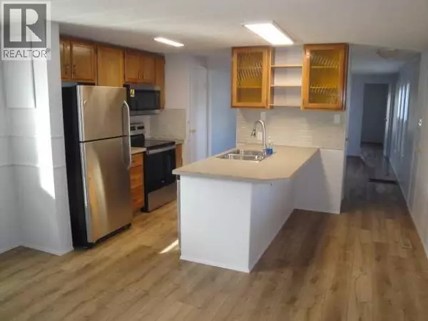 Lethbridge, AB T1H4E8,301, 2300 13 Street N